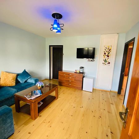 Guesthouse Alpenrose Mestia Zewnętrze zdjęcie