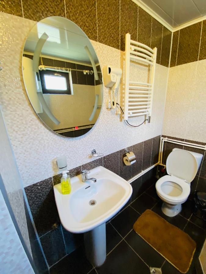 Guesthouse Alpenrose Mestia Zewnętrze zdjęcie