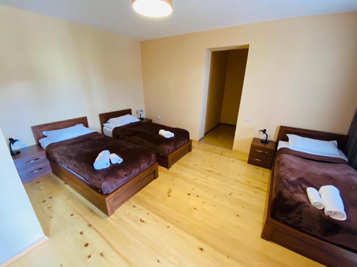 Guesthouse Alpenrose Mestia Zewnętrze zdjęcie