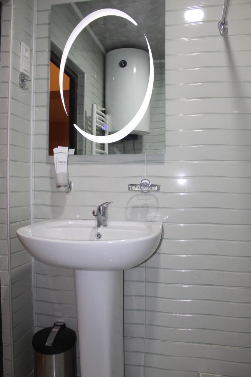 Guesthouse Alpenrose Mestia Zewnętrze zdjęcie