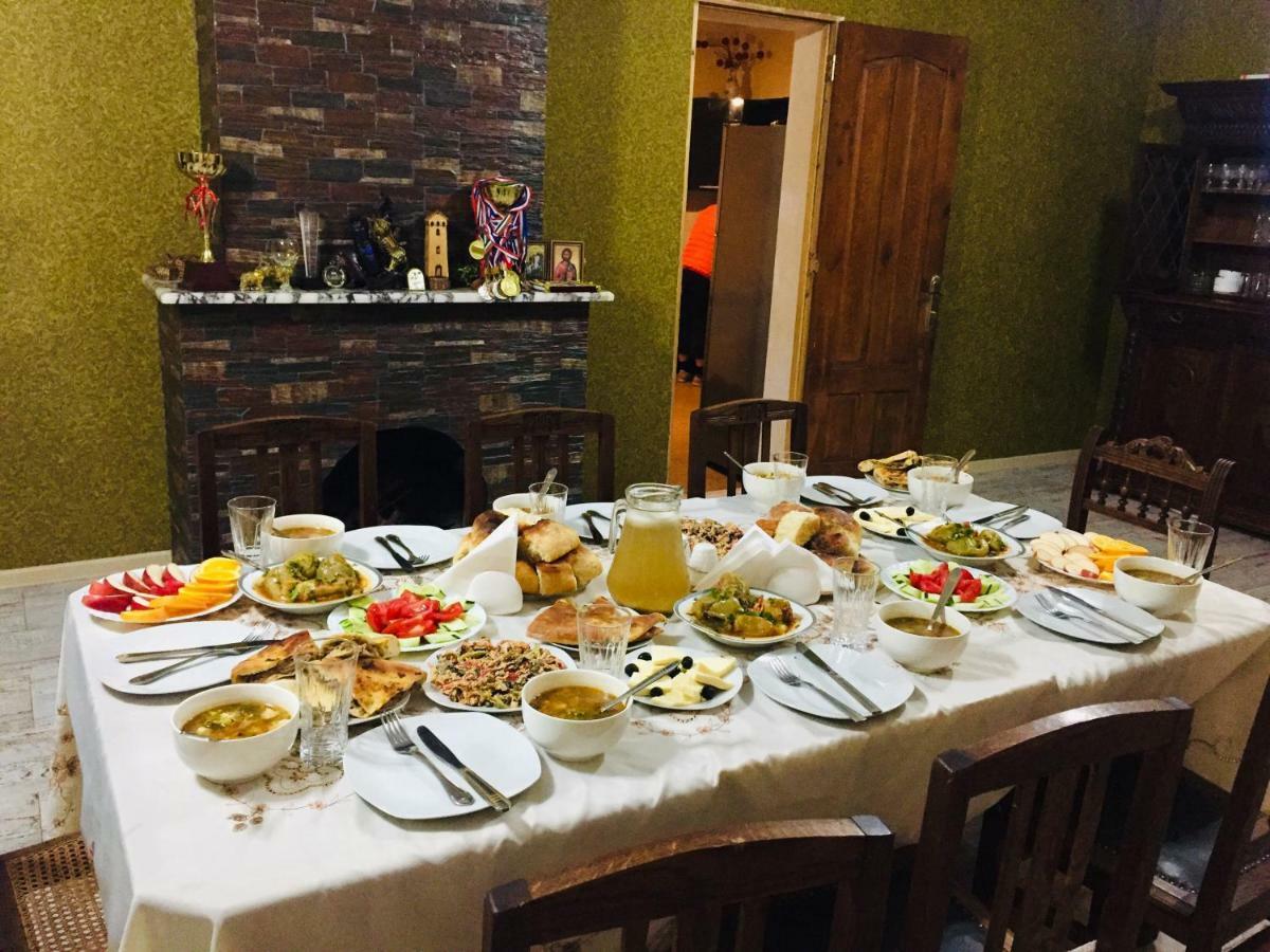 Guesthouse Alpenrose Mestia Zewnętrze zdjęcie